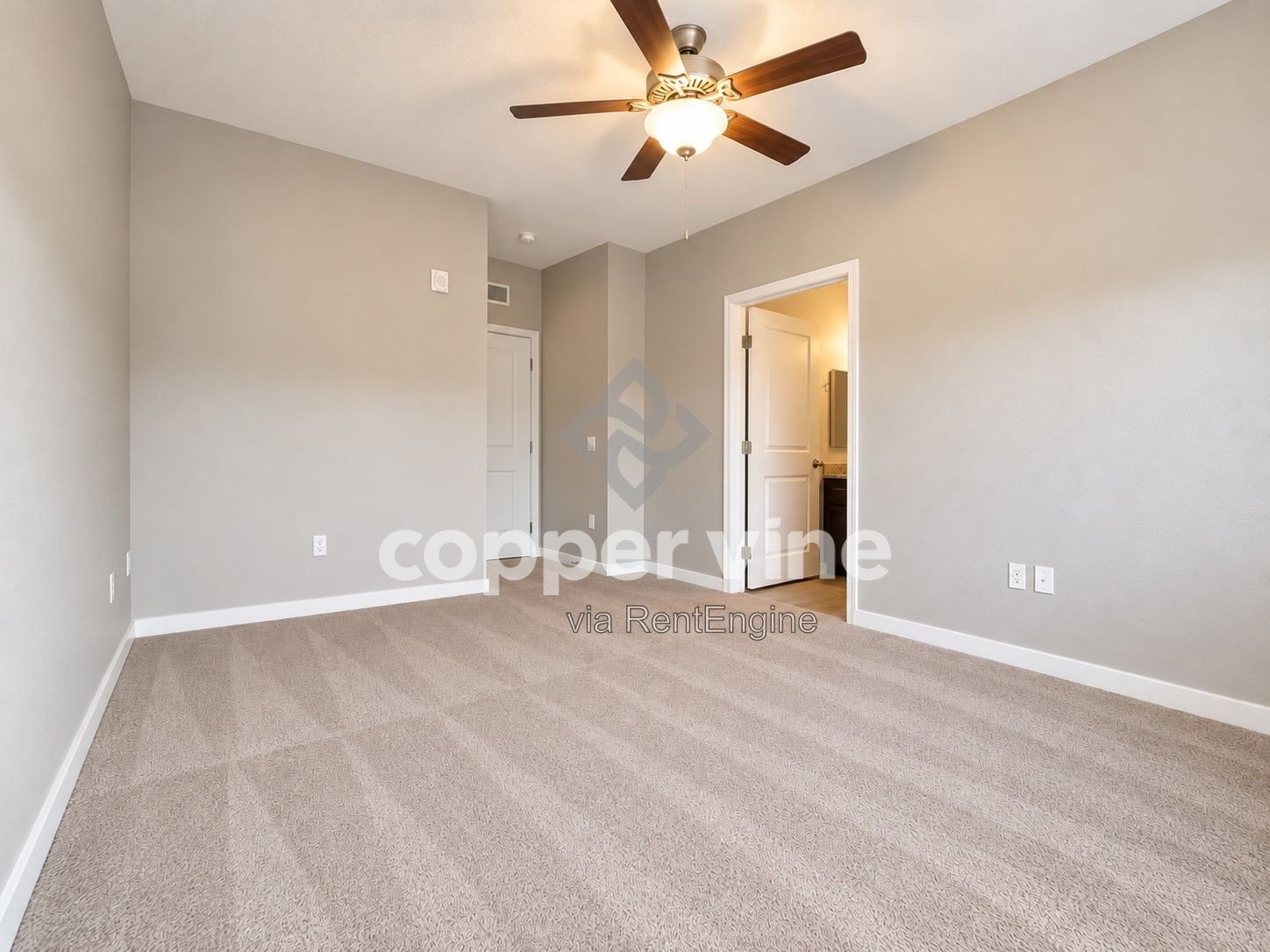 ** Move In Special: $500 Off First Month's Rent!**
Spacious 2BR Condo with Detached Garage, Pool, and Convenient Light Rail Access property image
