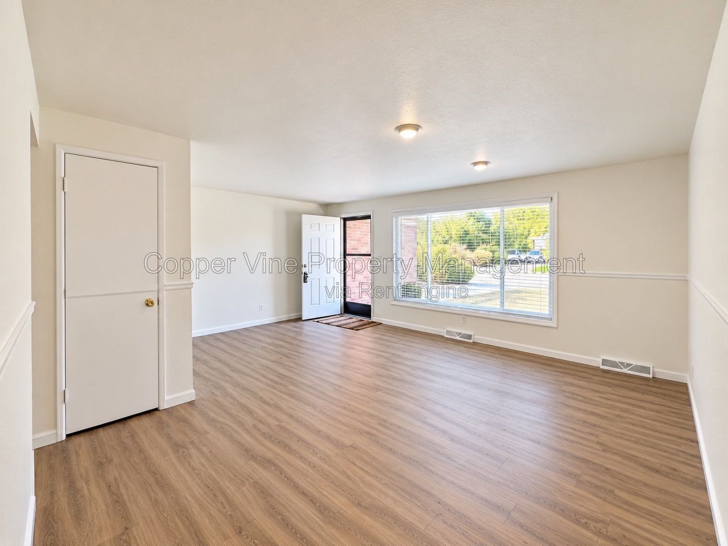 Charming 3-Bedroom Retreat in Broomfield – Ideal Comfort in 2096 Sq Ft! property image