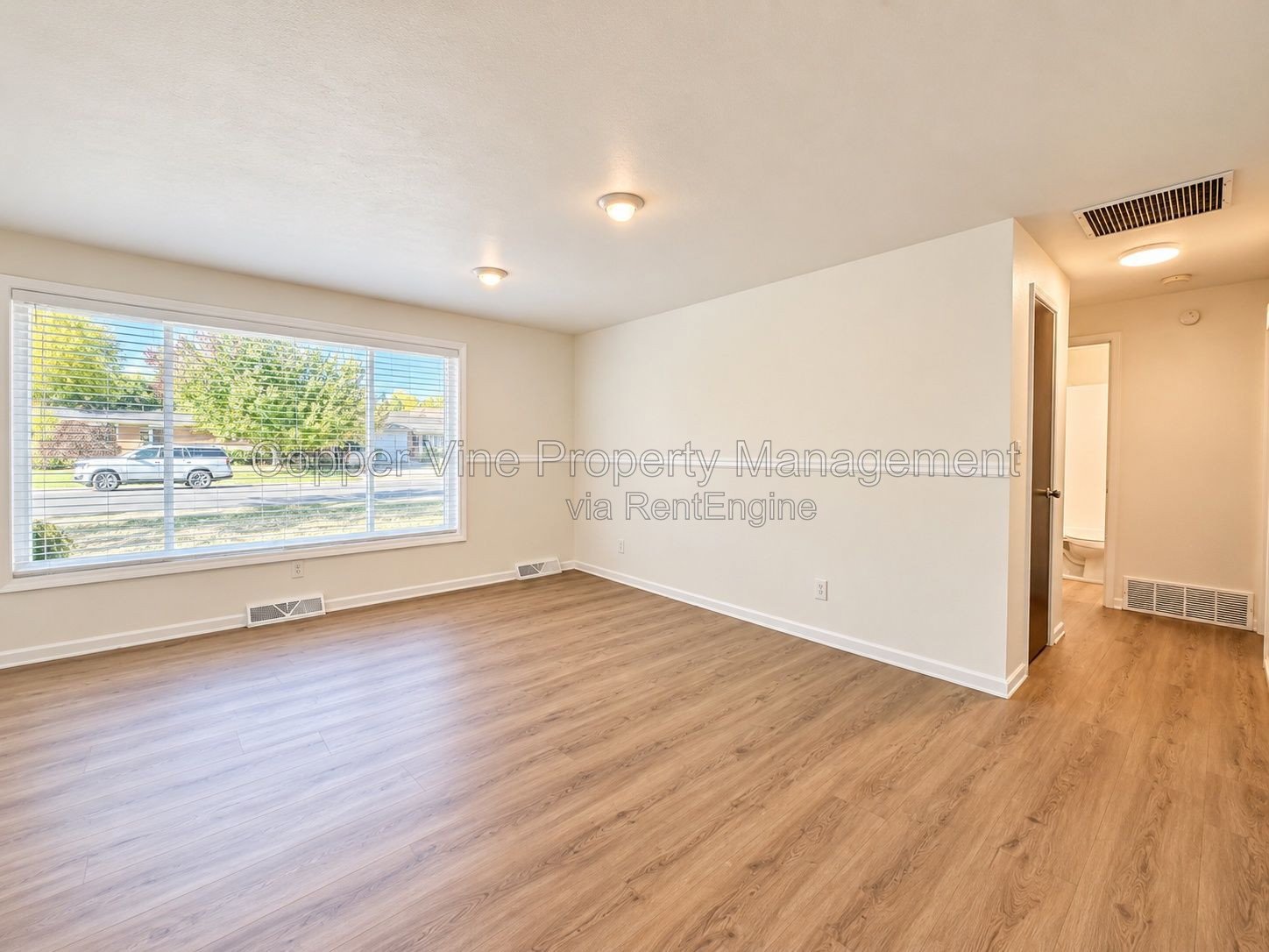 Charming 3-Bedroom Retreat in Broomfield – Ideal Comfort in 2096 Sq Ft! property image