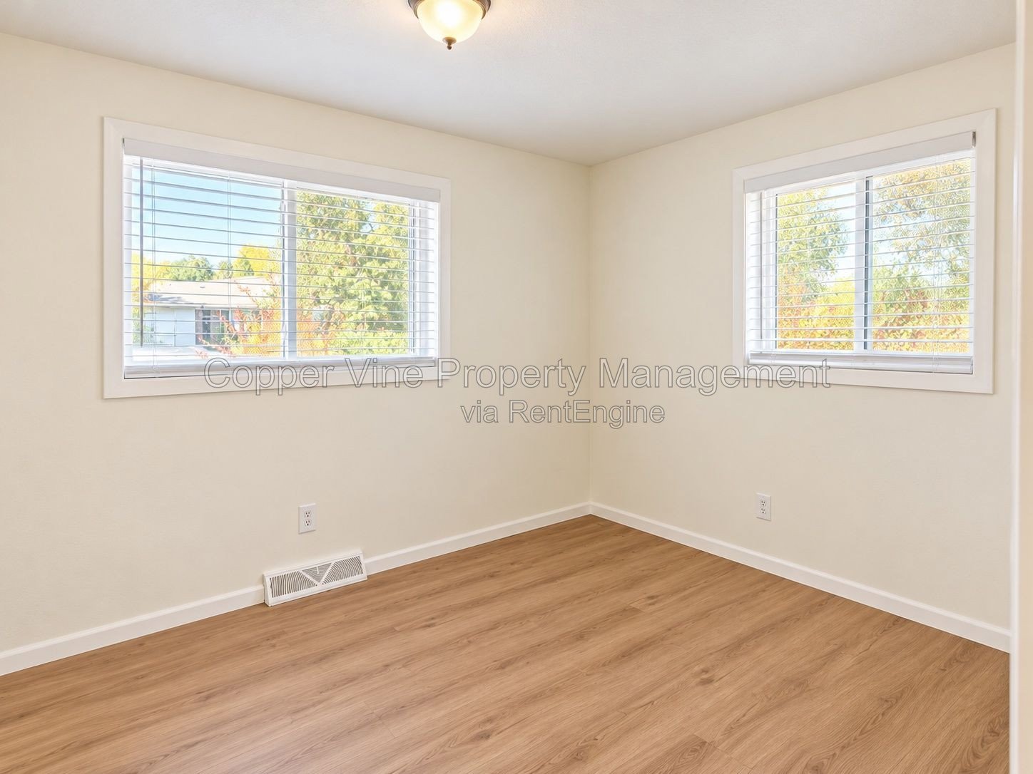 Charming 3-Bedroom Retreat in Broomfield – Ideal Comfort in 2096 Sq Ft! property image