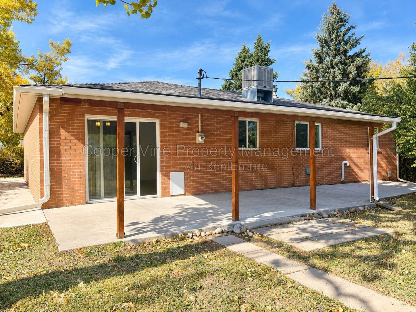 Charming 3-Bedroom Retreat in Broomfield – Ideal Comfort in 2096 Sq Ft! property image